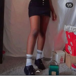 Black mini fitted skirt wrist high